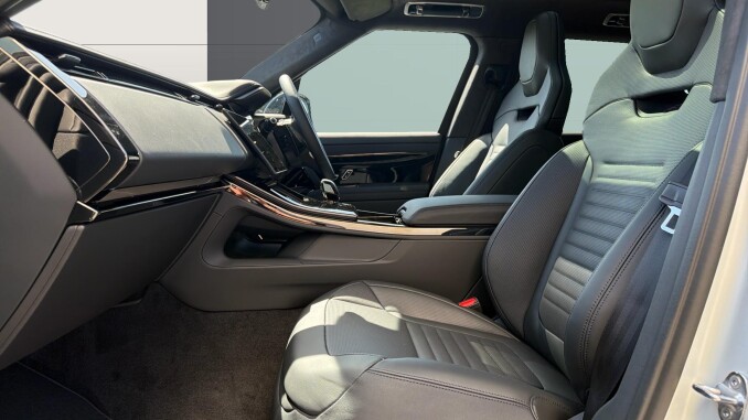 Land Rover Range Rover Sport 4.4 P635 V8 SV Ultimate Edition 5dr Auto Petrol Estate - Image 3